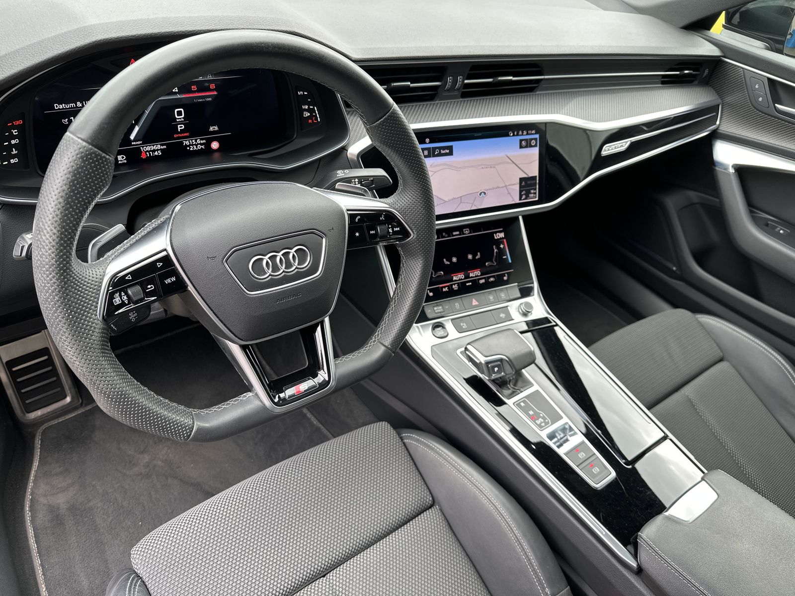 Fahrzeugabbildung Audi A6 45 TDI Qu S-Line Black NAV+MATRIX+PANO+KAMERA