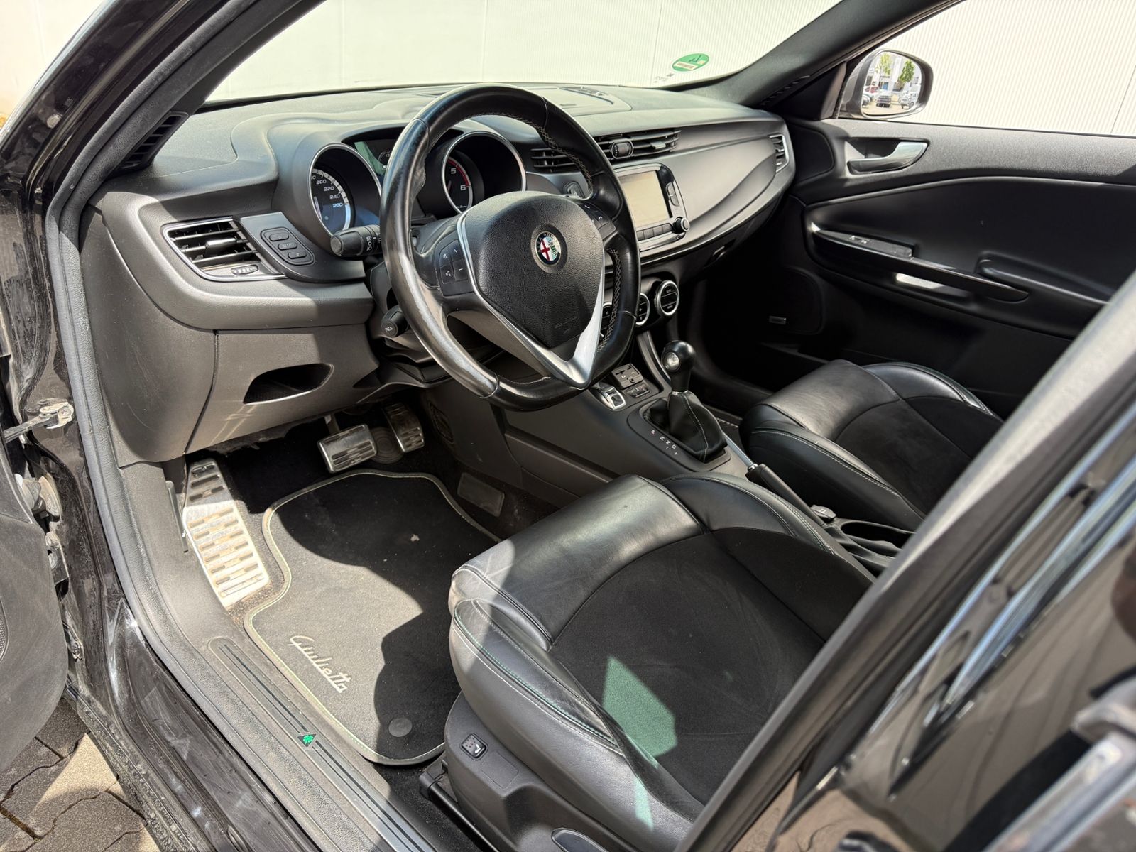 Fahrzeugabbildung Alfa Romeo Giulietta QV Line XENON NAVI ALU