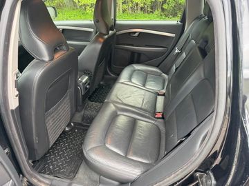 Volvo XC70 - 8