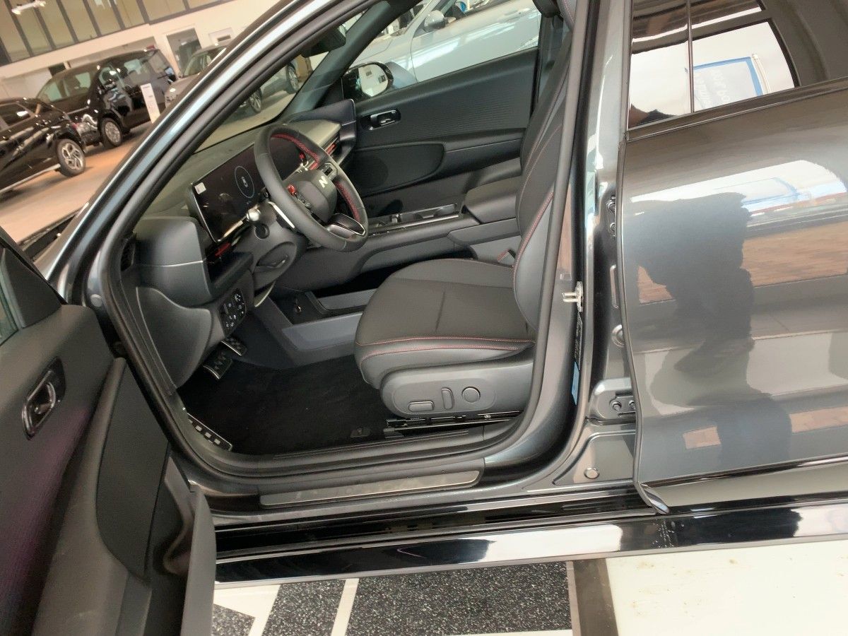 Fahrzeugabbildung Hyundai IONIQ 6 84kWh 239kW Allradantrieb N Line*