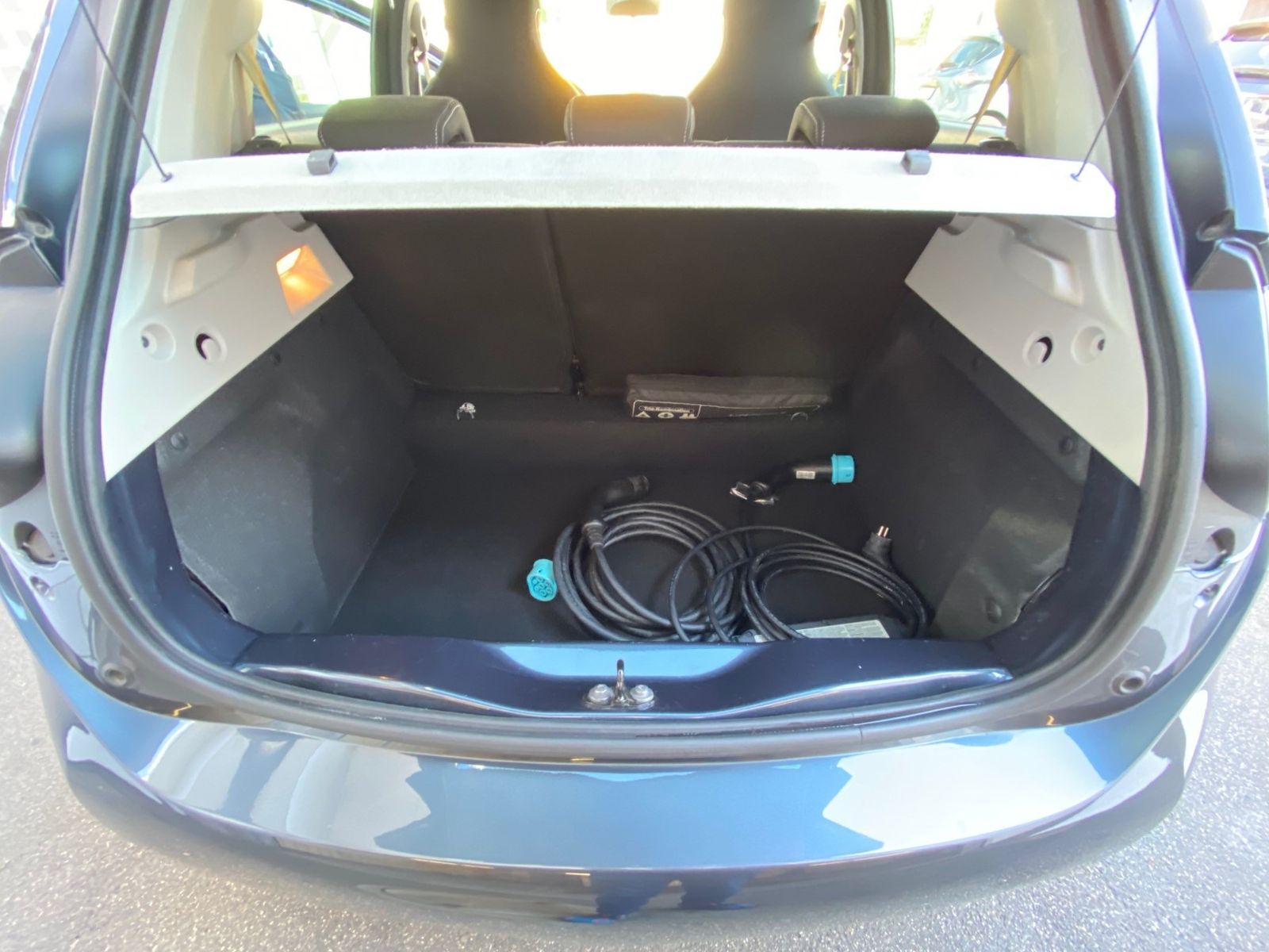 Fahrzeugabbildung Renault ZOE Life R110 Z.E 40 EPH (Batt.-miete)
