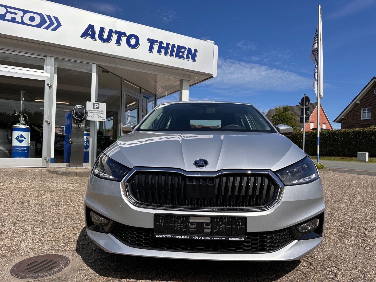 Fahrzeugabbildung SKODA Fabia 1.0 MPI Ambition APP/Klima/GJR