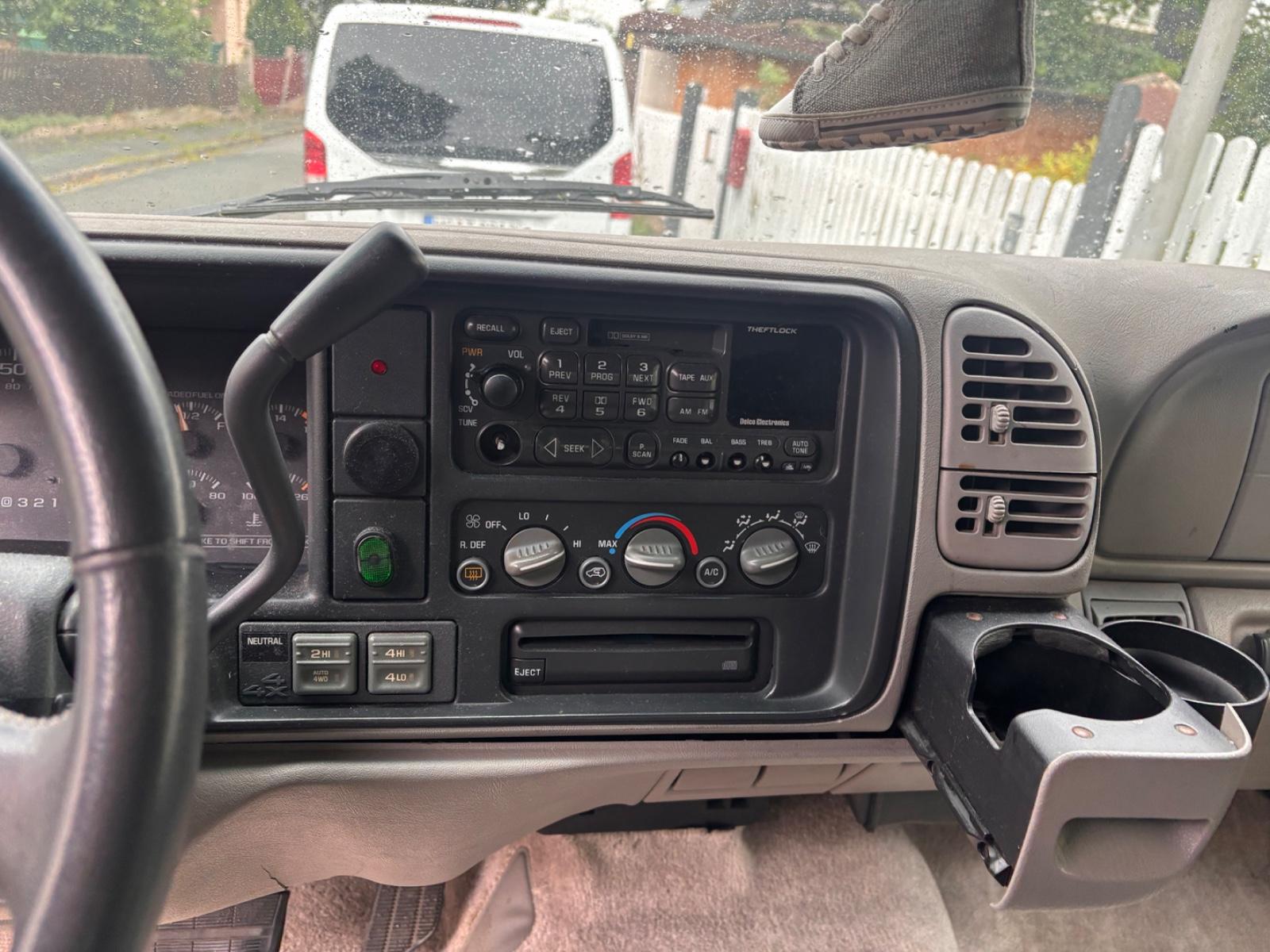 Chevrolet Suburban v8 7.4 Liter Big Block
