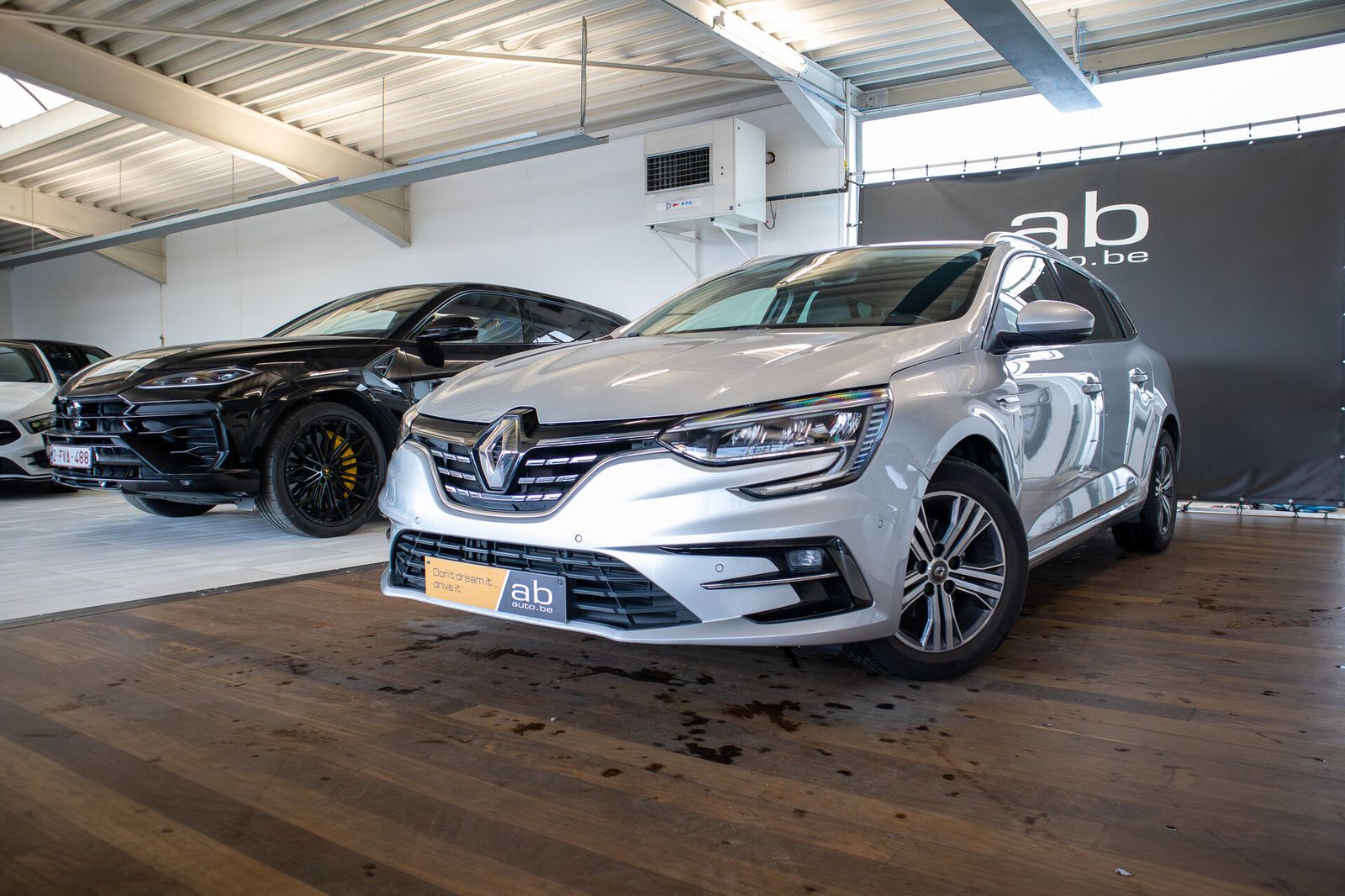Renault Megane SW, LED, CAMERA, APPLE/ANDROID, HEAD-UP, 