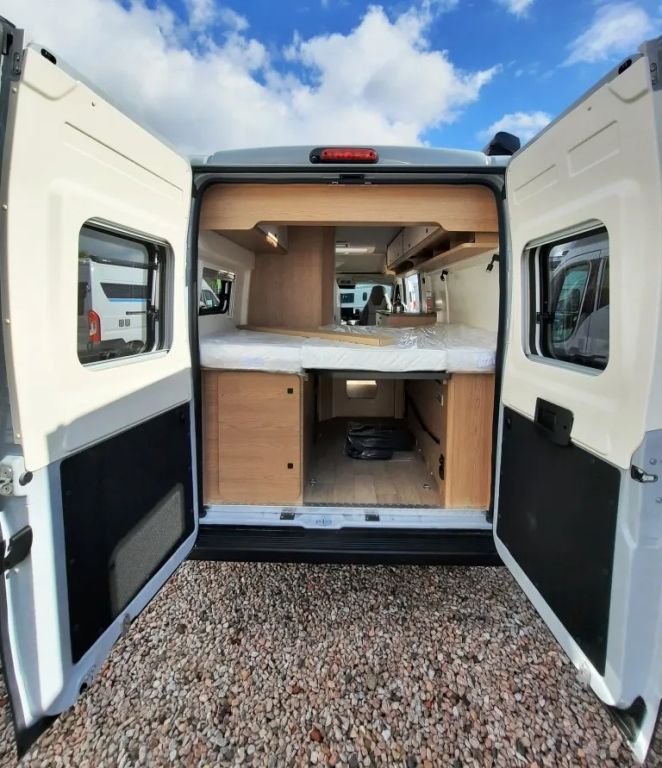 Fahrzeugabbildung Hobby ONTOUR Van 600 FT Solaris Verfüg./Sparen Sie 11.