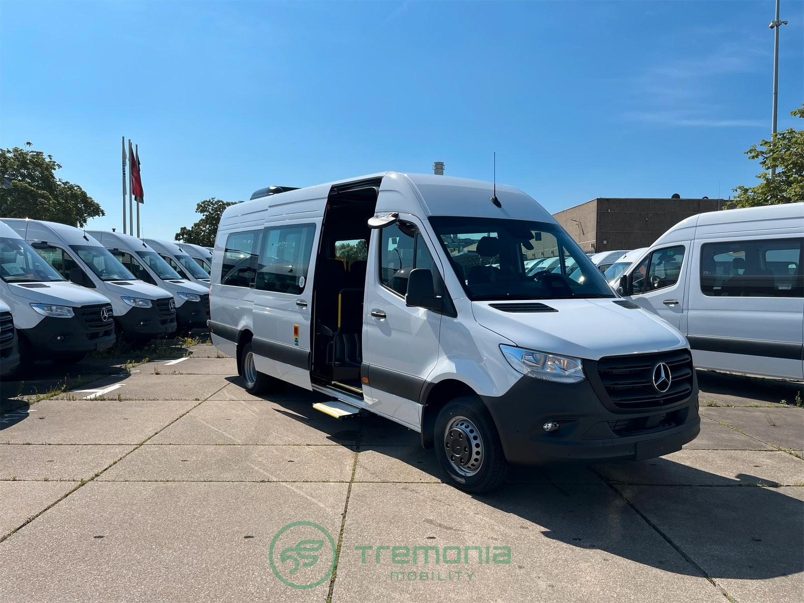 Mercedes-Benz Tremonia Sprinter Transfer 45 |21+1+1| Schulbus