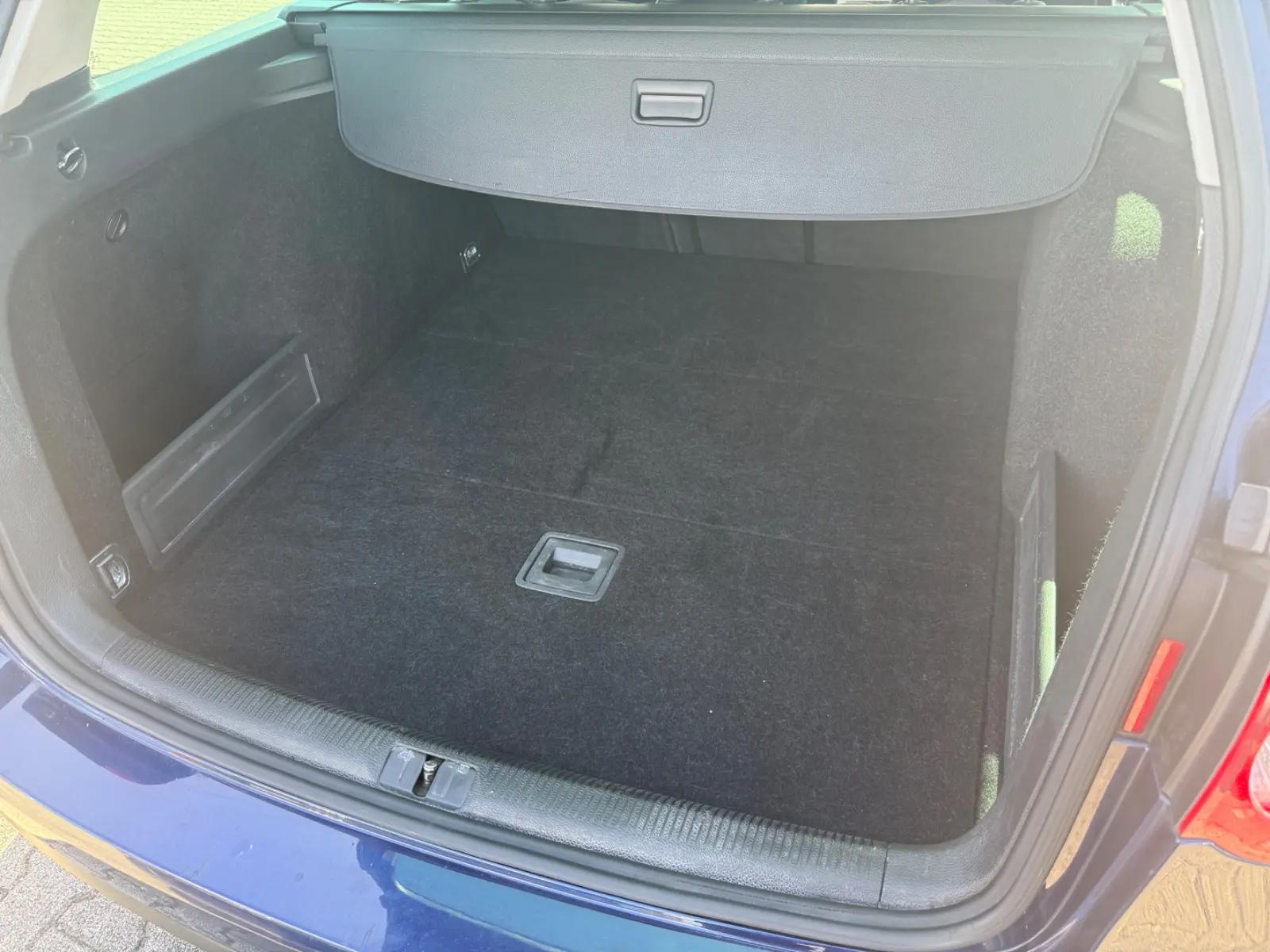 Volkswagen Passat 2010 — photo 16