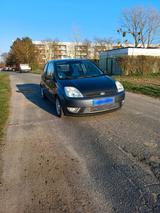 Ford Auto Ford Fiesta 1.4 80PS - Ford Fiesta aus 2004: 1.4