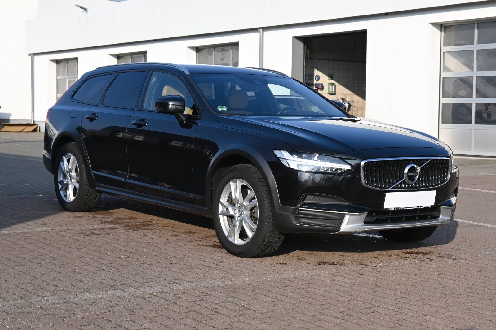Fahrzeugabbildung Volvo V90 CC D4 AWD*STHZ*MIetkauf möglich