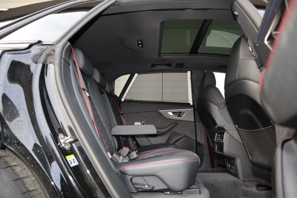Image of Audi RSQ8