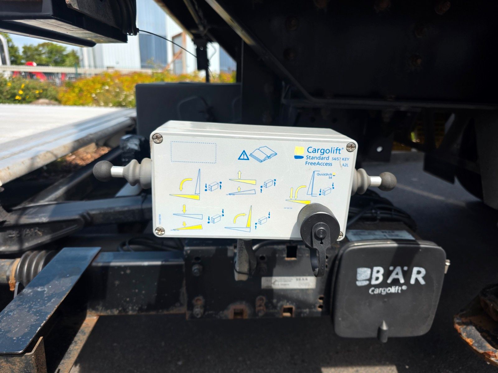 Fahrzeugabbildung Andere Böse BTA 7.3 Schwenkwand LBW Bär 2.000kg