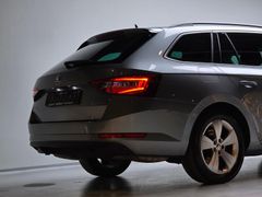 SKODA Superb 1.5 TSI ACT /Carplay/AHKschwenk./ACC