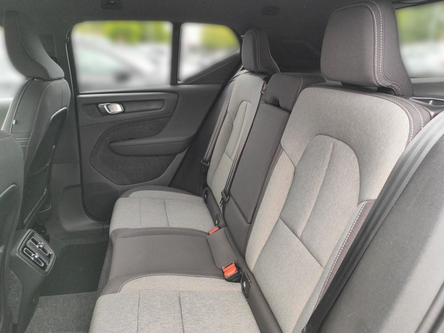 Volvo XC40 B3 Plus Black Edition 2WD StandHZG Digitale foto 22