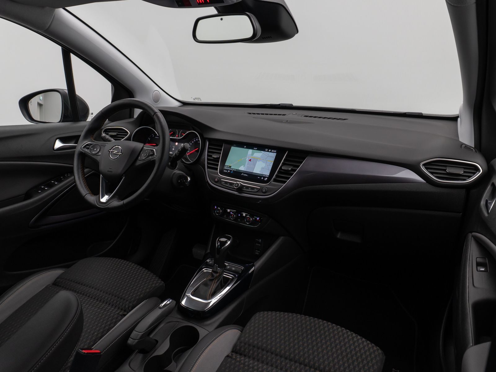 Fahrzeugabbildung Opel Crossland Innovation Kamera Navi L-hzg LED AHK