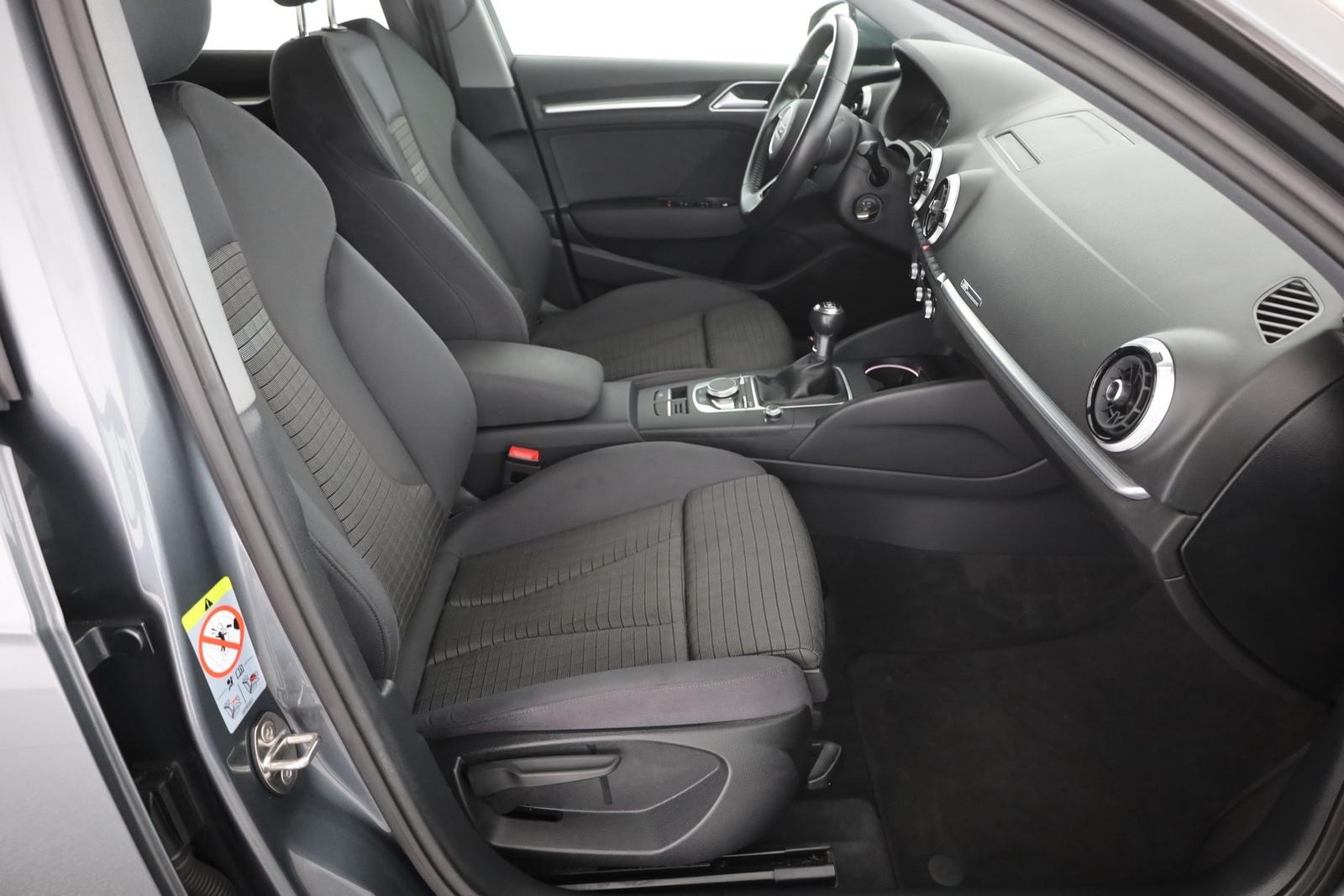 Audi A3 Sportback 35 TFSI S-tronic Bi-Xenon Navi ACC