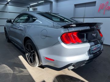 Ford Mustang - 8