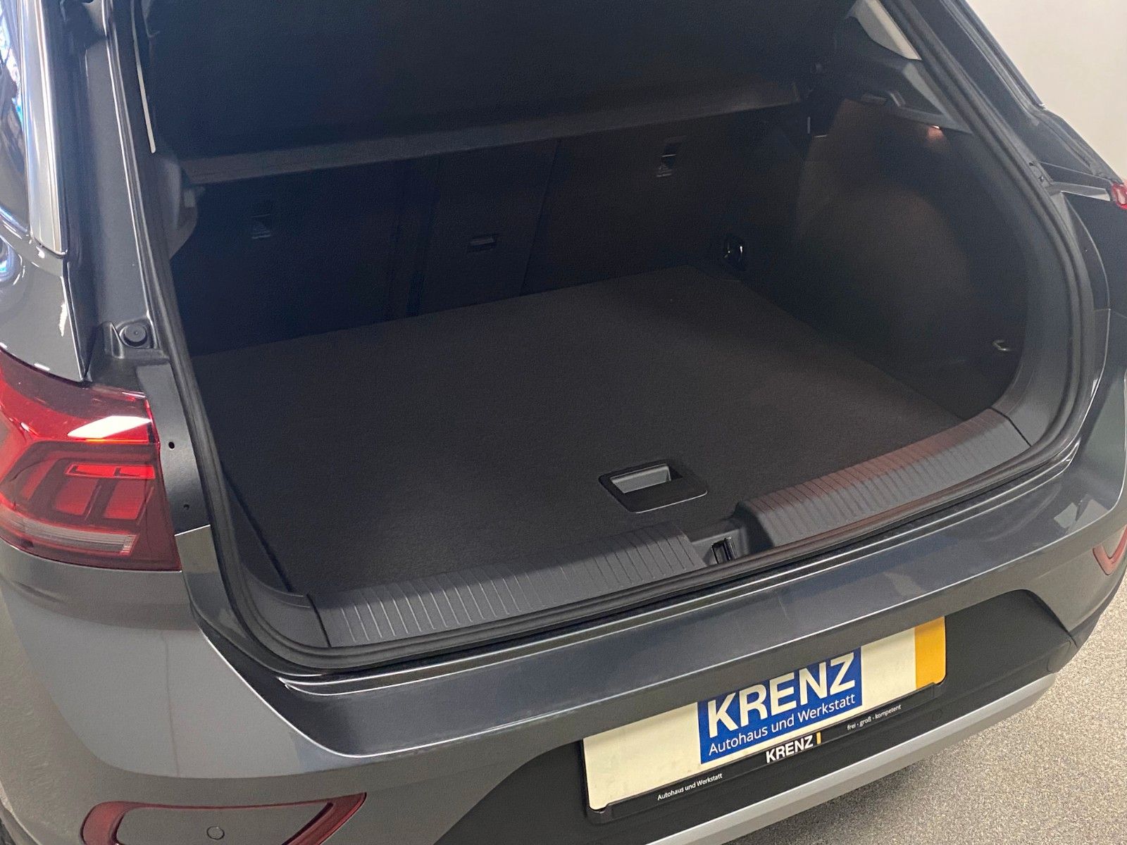 Fahrzeugabbildung Volkswagen T-Roc 1.5 TSI DSG Life+FACELIFT+NAVIGATION+KAMER