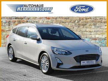 Fahrzeugabbildung Ford Focus 1,0 L Titanium + WINTER-PAKET + ACC + NAVI