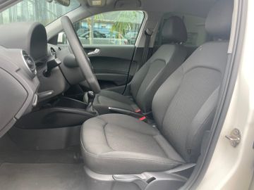 Fahrzeugabbildung Audi A1 Sportback Klima, SHZ, PDC, Lichtsensor