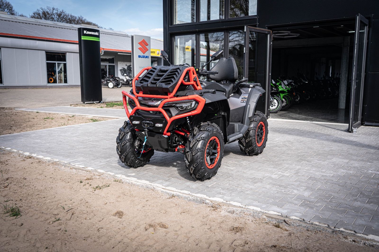 Fahrzeugabbildung CFMOTO CForce 1000 MV MUD Version Touring Pro