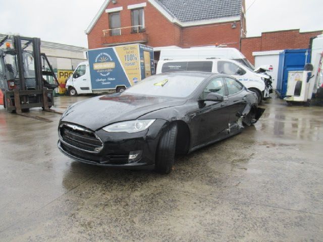 Tesla Model S type 85