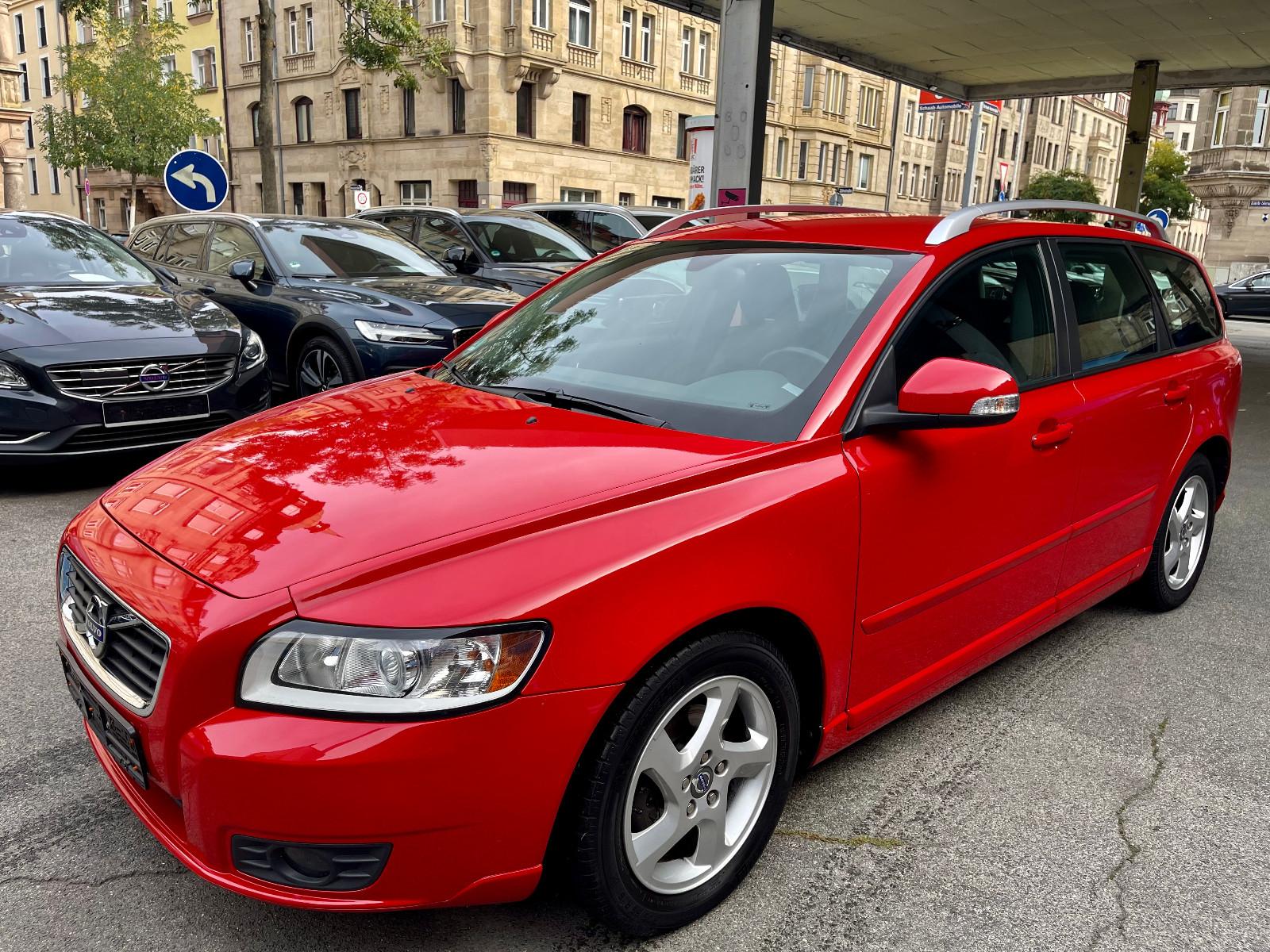 Volvo V50 1.6 D DRIVe Momentum TEMPOMAT PDC ALU