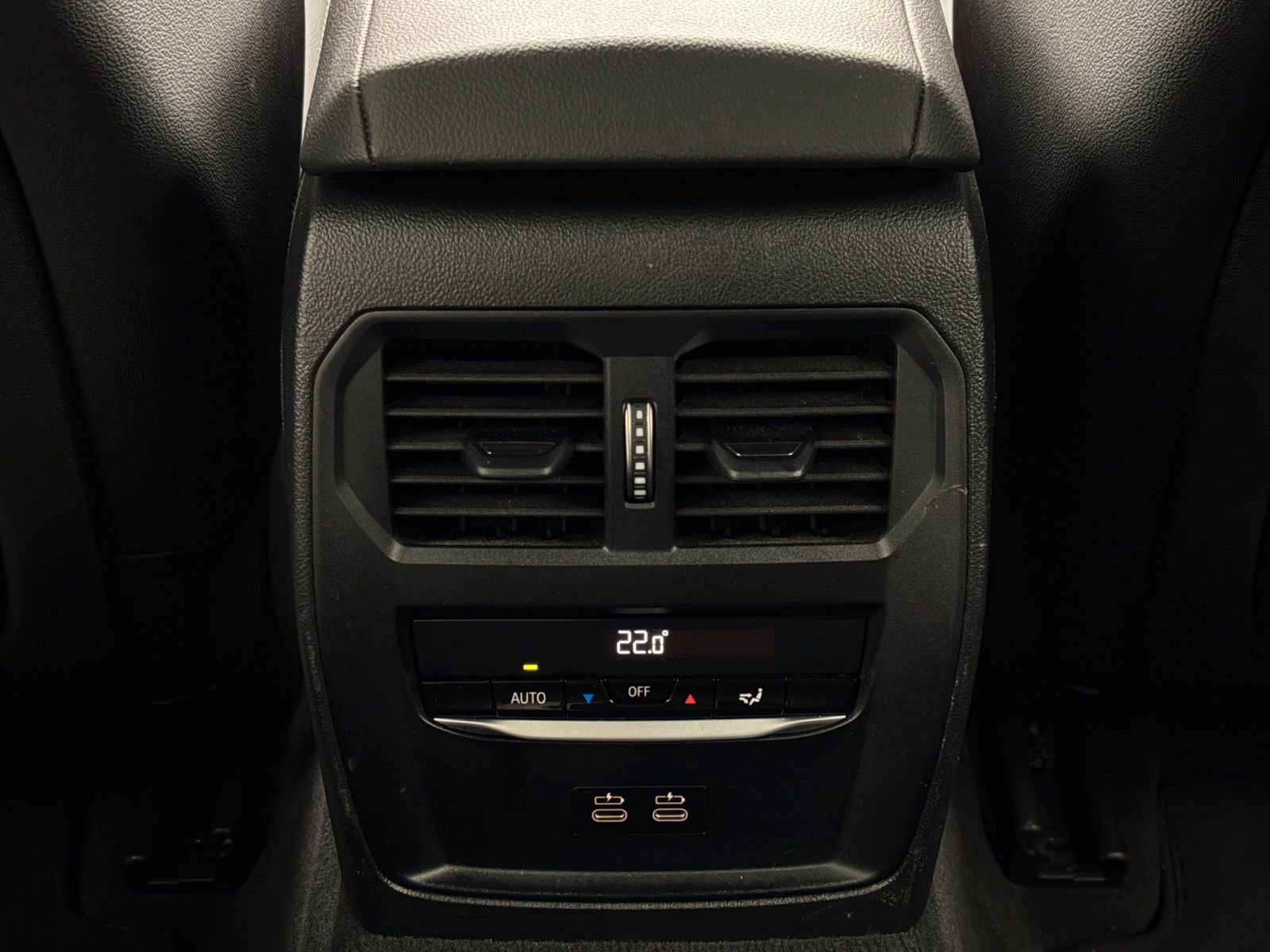 Fahrzeugabbildung BMW 330e Touring Advantage Akustik LcPlus HIFI CAM