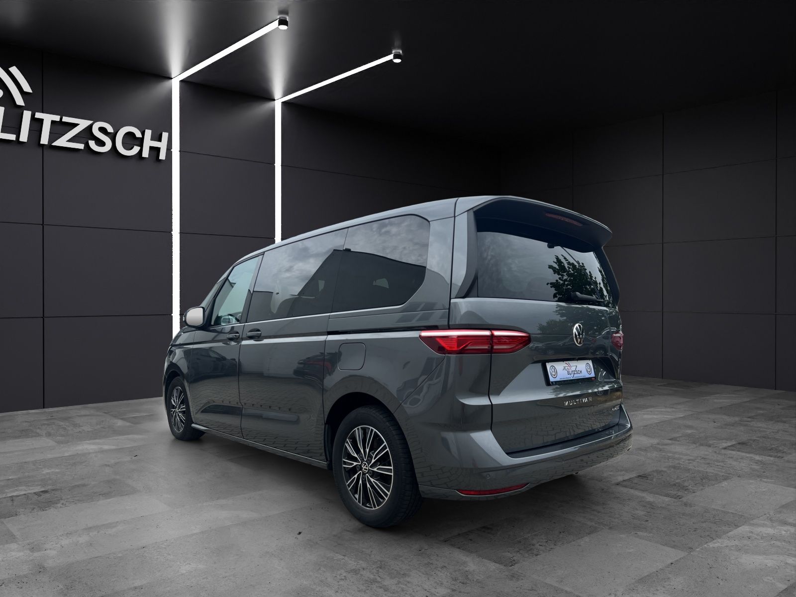 Fahrzeugabbildung Volkswagen T7 Multivan eHybrid Life Standhzg. LED AHK Navi