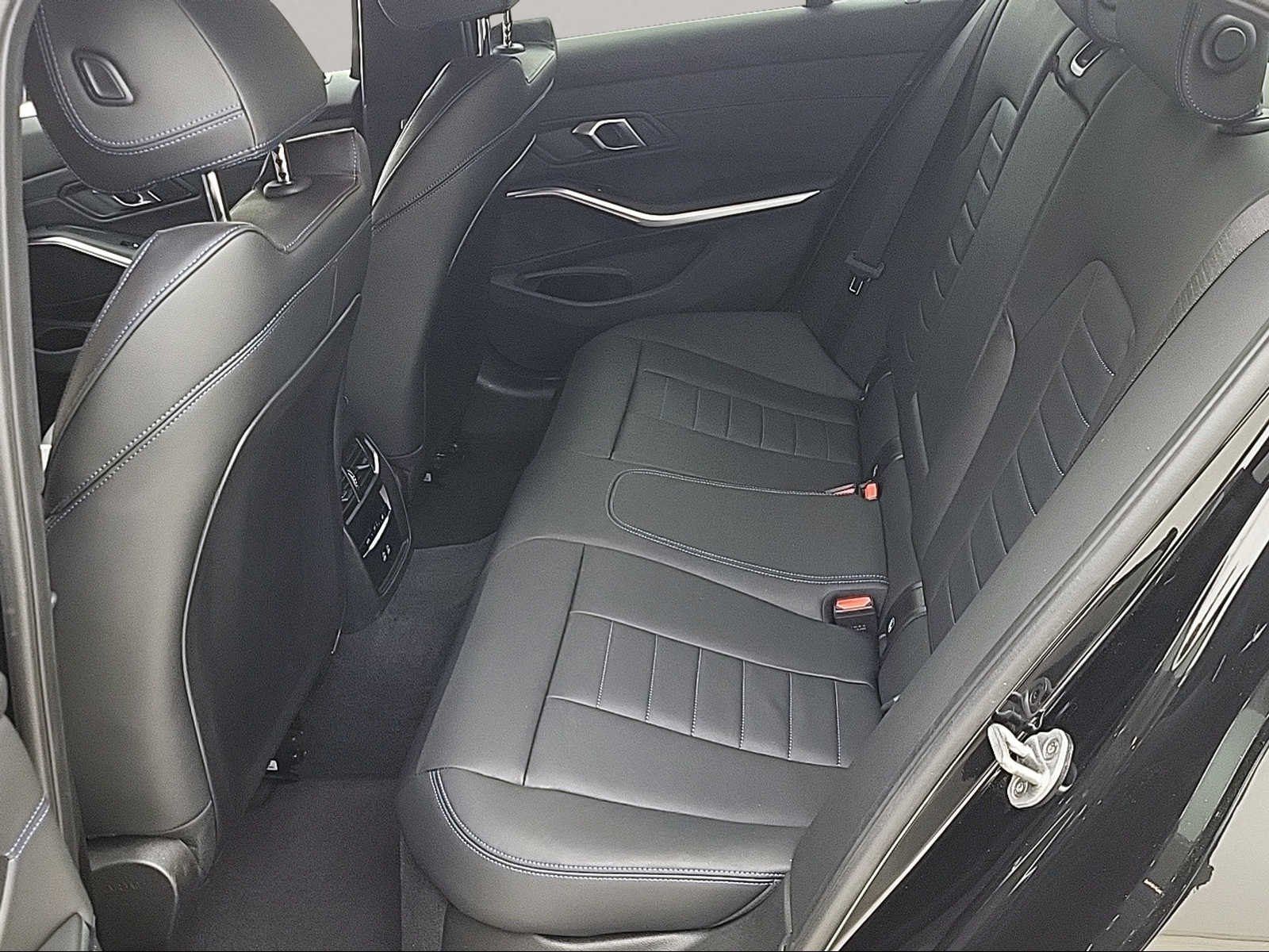 BMW 330 - Bild 17