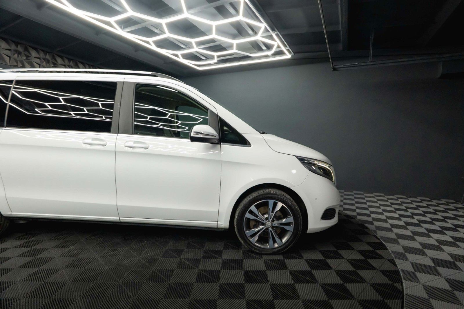 Fahrzeugabbildung Mercedes-Benz V 250 CDI AVANTGARDE EDITION 4MATIC | LED | 19%