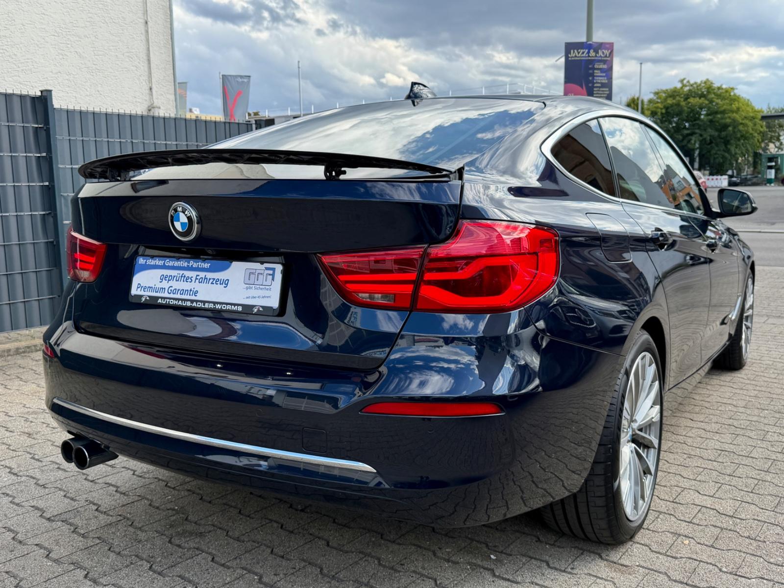 BMW 330i xDrive GranTurismo Luxury-Line*1HD*PANO*KAM