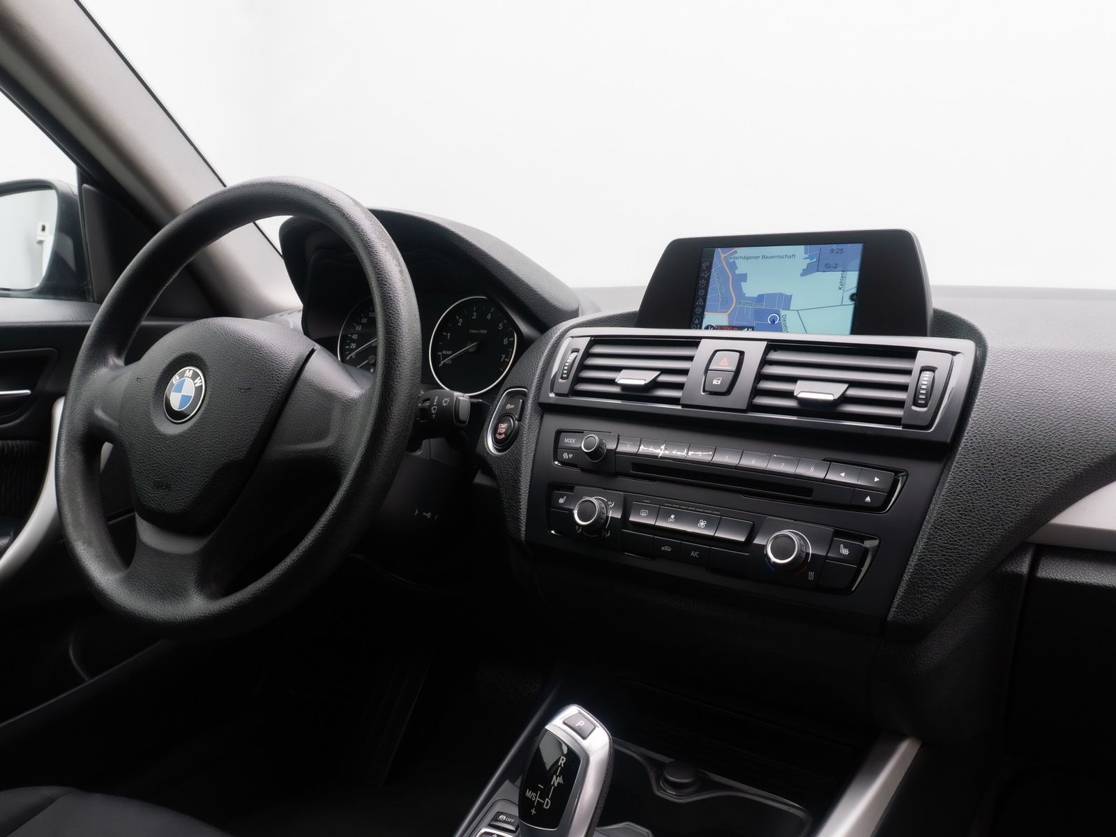 Fahrzeugabbildung BMW 116i Aut NaviBusiness Sitzheizung Freisprecheinr