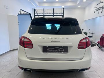 Porsche Cayenne - 5