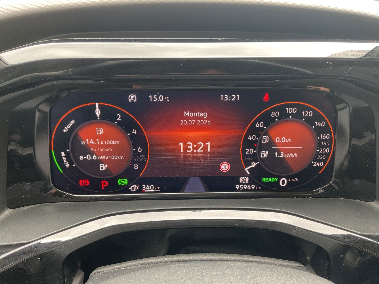 Volkswagen T7 Multivan eHybrid LED AHK PANO ACC Kamera foto 24