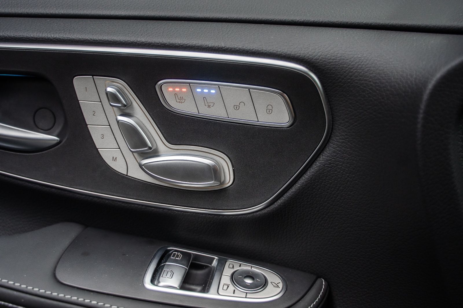 Fahrzeugabbildung Mercedes-Benz V300d EXCLUSIVE 4M Lang AIRMATIC Luxus*VIP*25