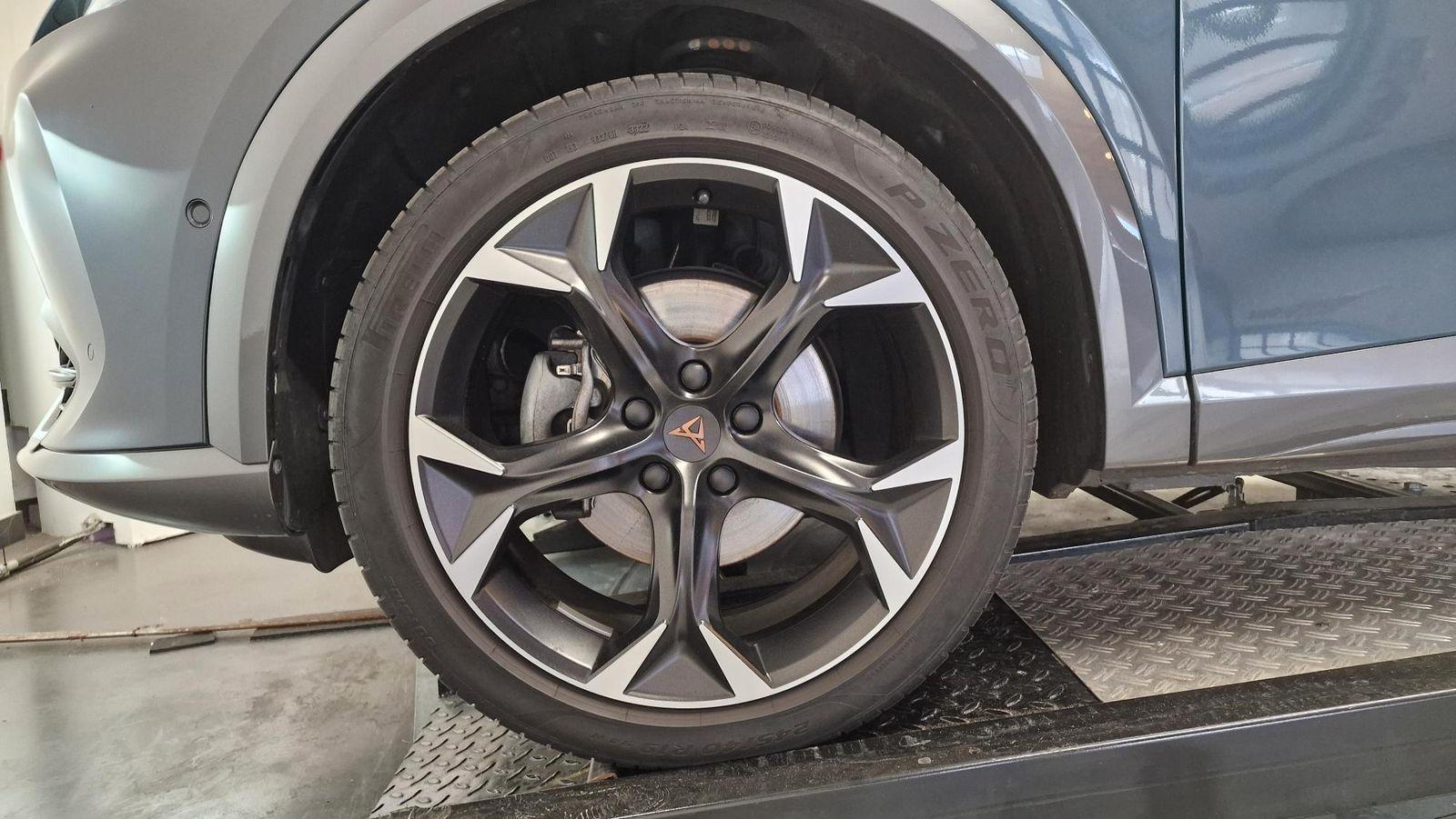 Cupra Formentor 1.5 TSI AHK/ Full Link/ Kamera/ SHZ...