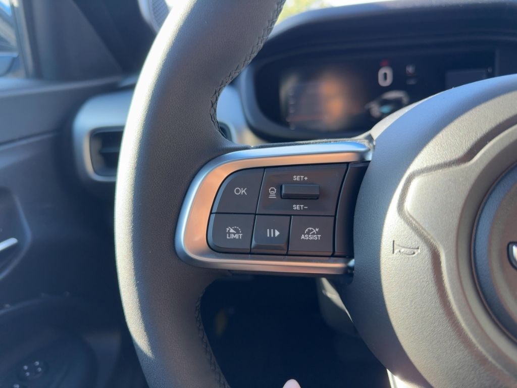 Fahrzeugabbildung Jeep Avenger e-Hybrid Altitude NAVI ALLWETTER WINTER