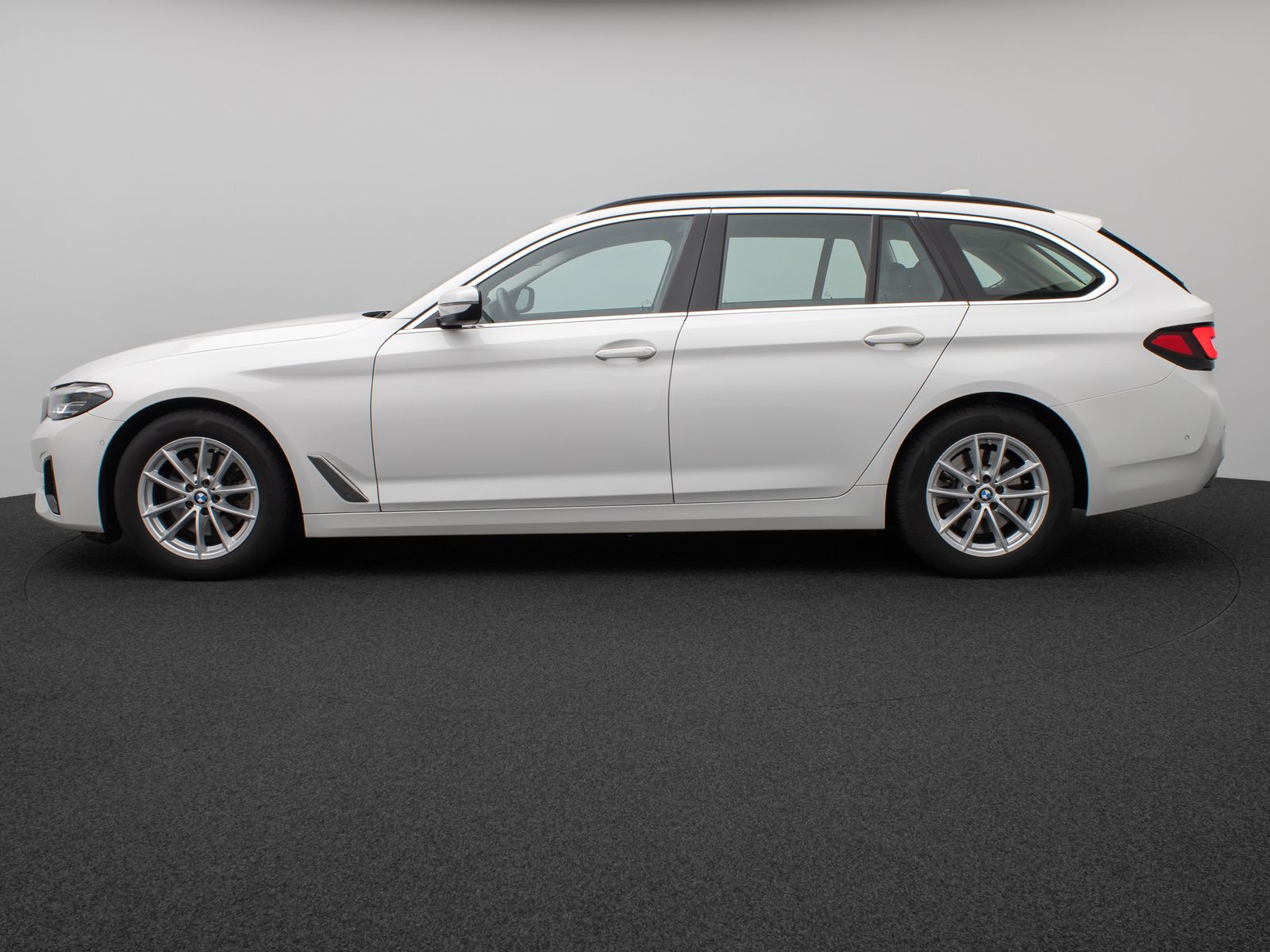 Fahrzeugabbildung BMW 520d Kamera DAB Leder 4xKlima AHK Alarm Sport