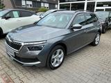 Skoda Kamiq Style Automatik AHK Navi LED Panorama - Skoda Kamiq in Krefeld