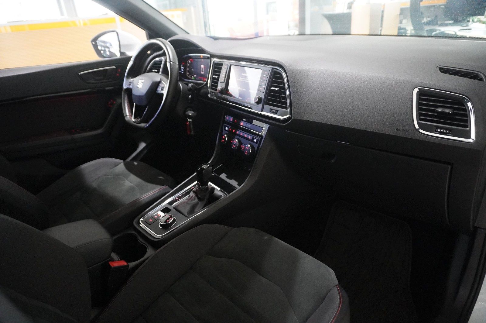 Fahrzeugabbildung SEAT Ateca 2.0 TDI FR SPORT DSG NAVI/LED/KAMERA/AHK
