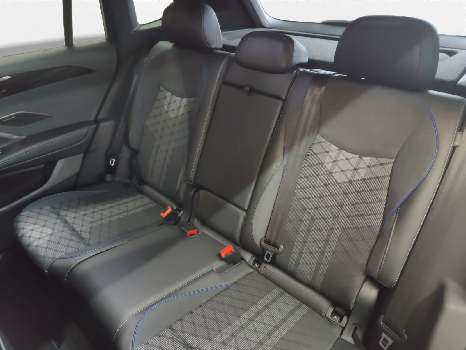 Volkswagen Tiguan R-Line 2,0 l TDI 4MOTION Standheizung,AHK imagem 3