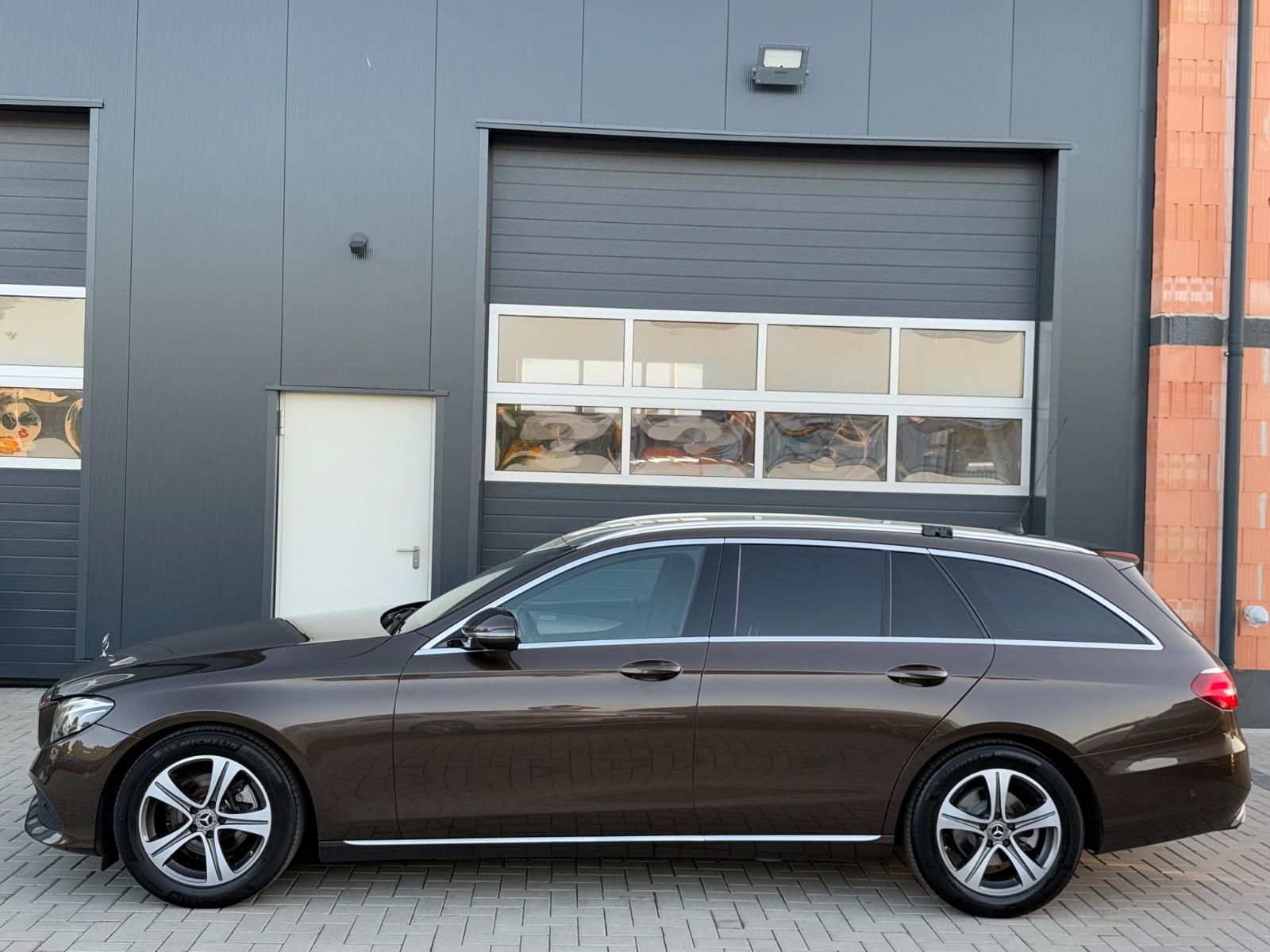 Mercedes-Benz E 220 d Avantgarde *LED*STANDHZG*BURMESTER*KAM*
