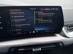 Fahrzeugabbildung BMW 218i Active Tourer M Sport -- Pano/HeadUp/19LM