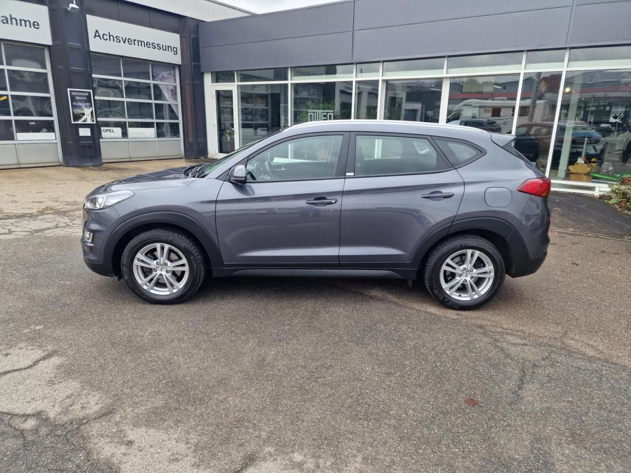 Hyundai Tucson Advantage 1,6 AT+NAV+SHZ+LHZ+RFK+PDC