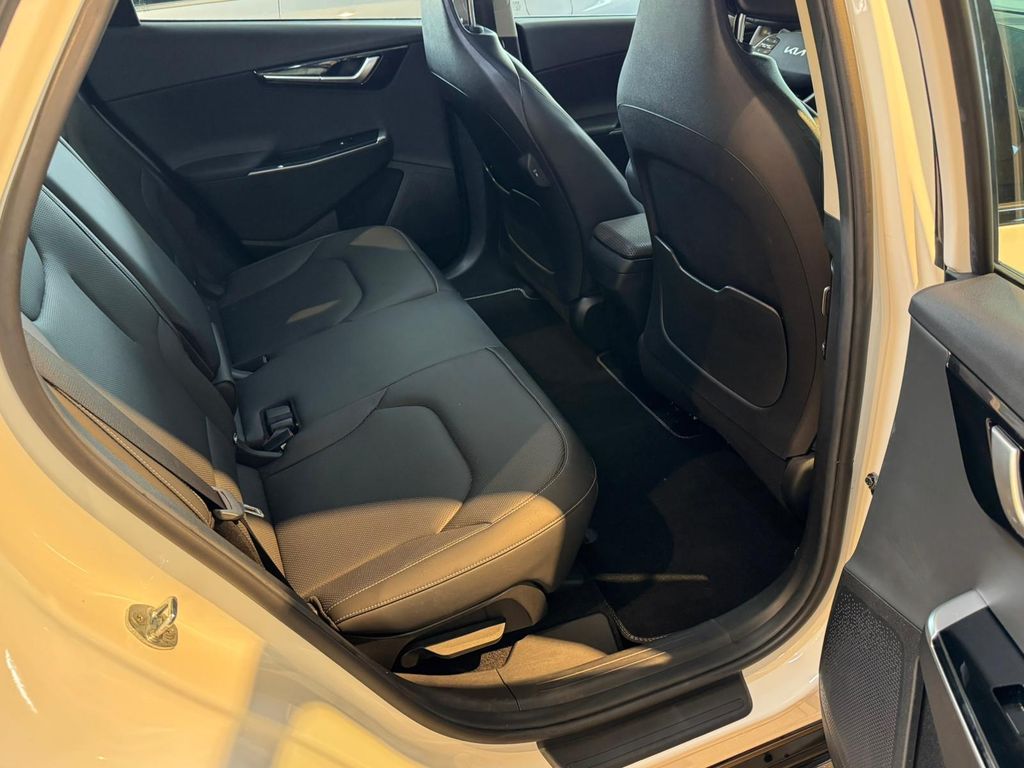 Kia EV6 77,4 kWh Basis RWD AIR-PAKET