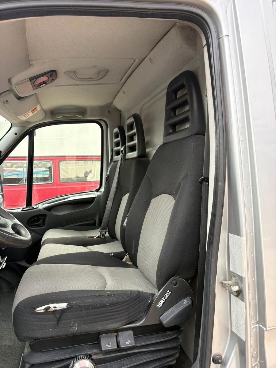 Iveco Daily 3.0 35 S 17 Express Maxi