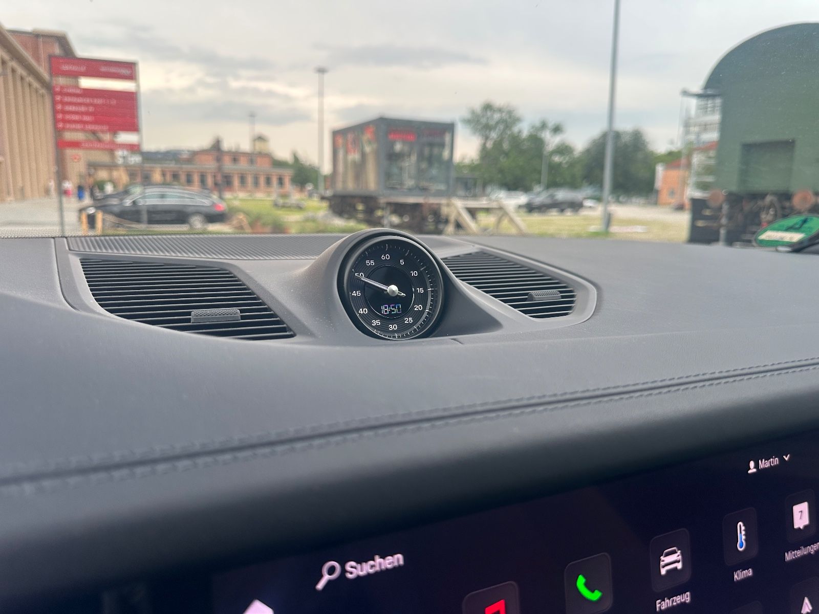 Fahrzeugabbildung Porsche Cayenne*Sport Design*Pano*360° Kam*Bose*Head-Up