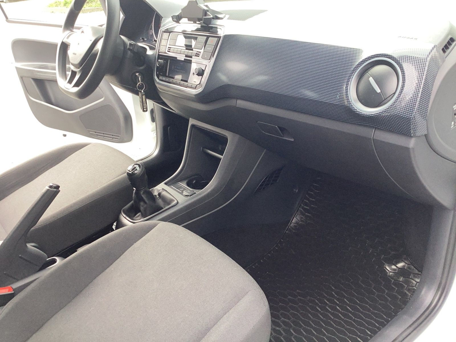 Fahrzeugabbildung Volkswagen up! 1.0 Basis Climatronic DAB GRA RFK SH