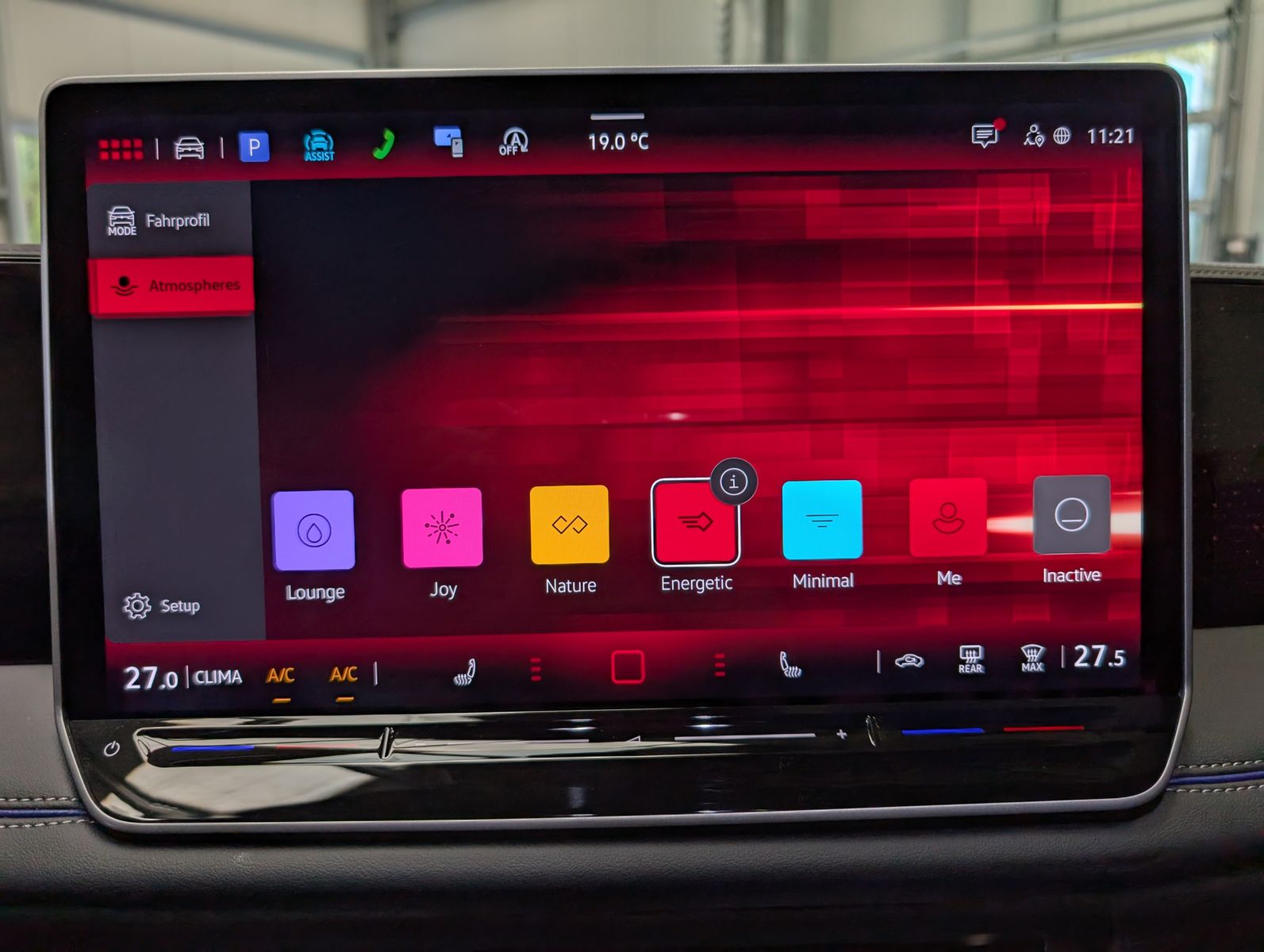 Fahrzeugabbildung Volkswagen Tiguan 2.0TDI R-Line 4M Pano H/K AHK Matrix 20"