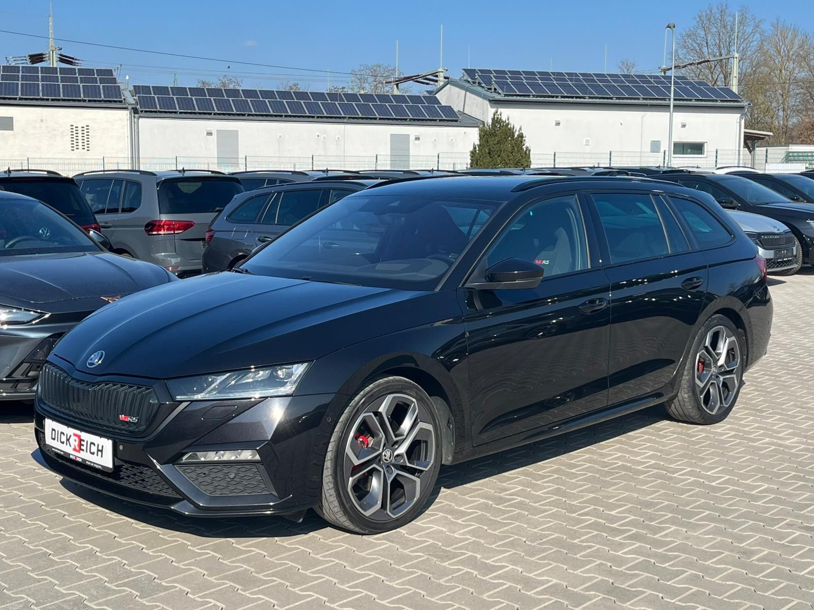 Fahrzeugabbildung SKODA Octavia 2.0 TDI RS DSG AHK*LED*19"HUD*KAMERA*ACC